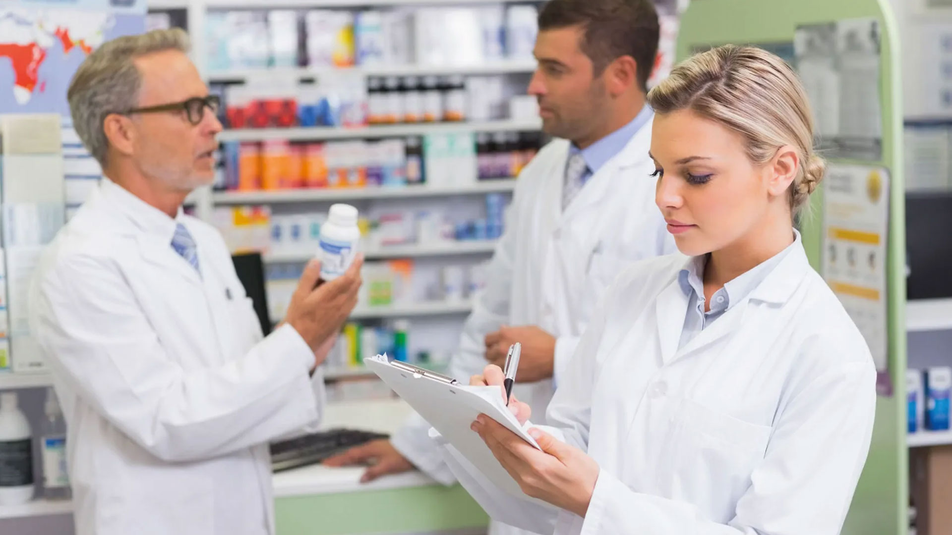 farmaceuci-postuluja