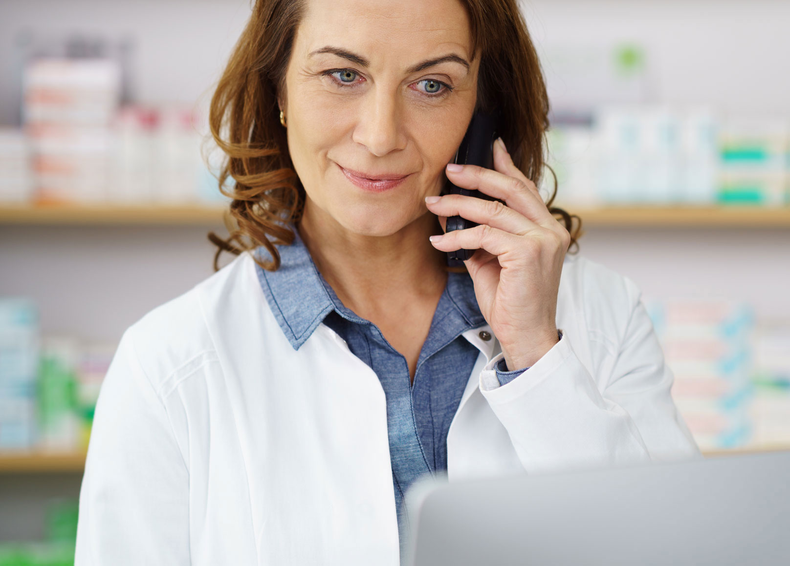 farmaceutka telefonuje